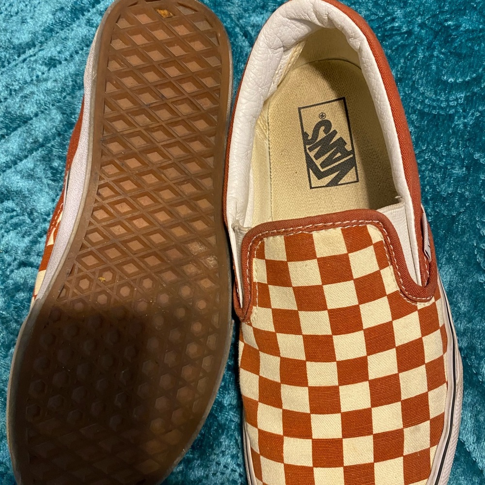Checker vans - Picture 2 of 3